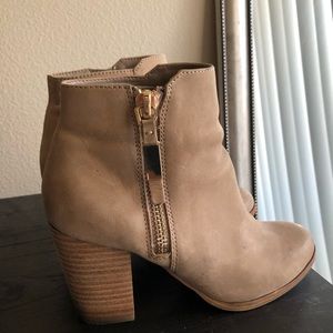 Aldo tan faux suede booties